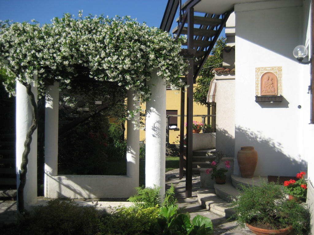 B&B Le Colombine Abbadia Lariana Exterior photo